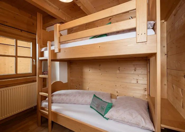 马克西米利安家庭度假屋 *