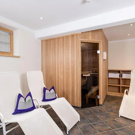 בית נופש Family Maximilian *