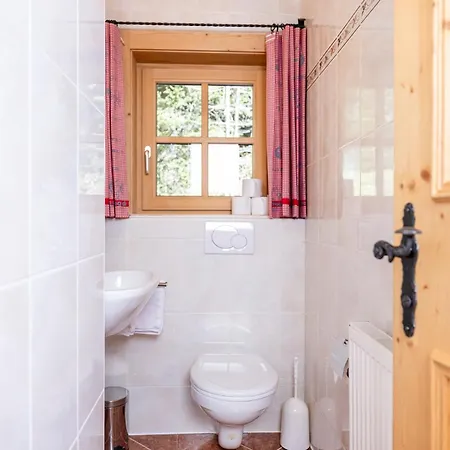 Family Maximilian בית נופש טוקס