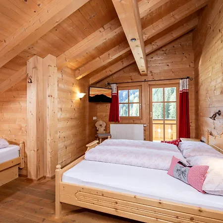 Family Maximilian * טוקס