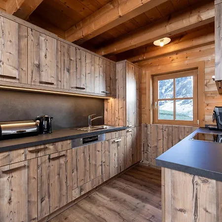 בית נופש Family Maximilian *